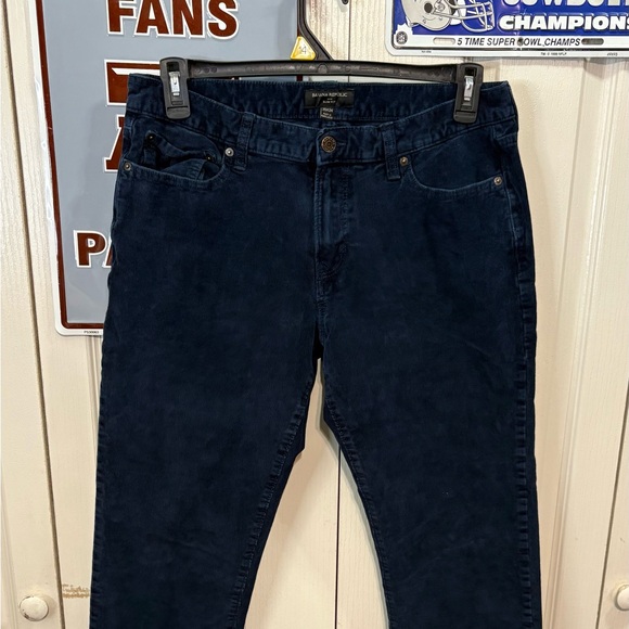 Banana Republic Men’s Slim Fit Corduroy Jeans - Picture 3 of 8